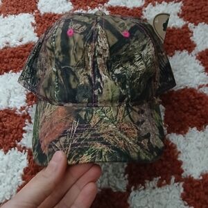 NWT Mossy Oak Pink Stitching Camo Hat